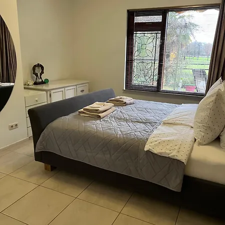 Holiday home Met Eigen Ingang Amiris