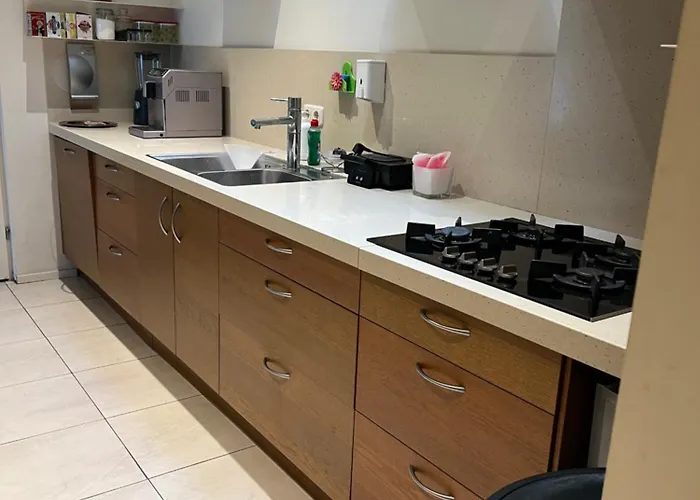 Met Eigen Ingang Amiris Epe