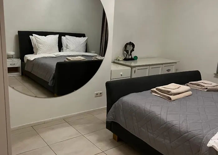 Met Eigen Ingang Amiris Сasa de vacaciones *