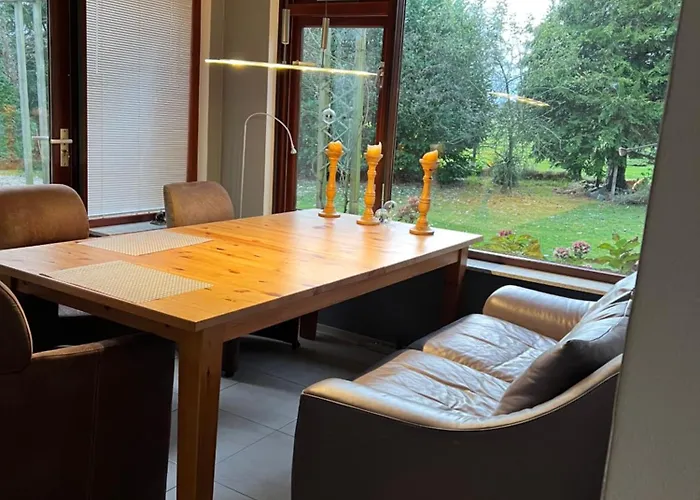 Met Eigen Ingang Amiris * Epe