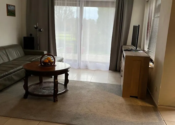 Met Eigen Ingang Amiris Сasa de vacaciones *